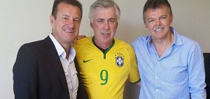 Foto: Ancelotti se puso la camiseta de Brasil