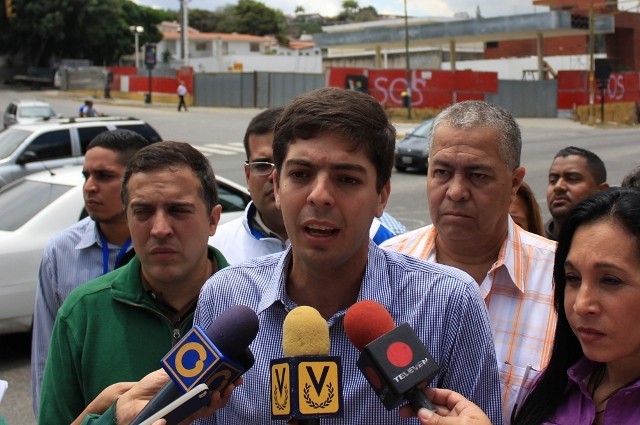Schloeter: La economía del país paga las consecuencias de las decisiones arbitrarias de Maduro