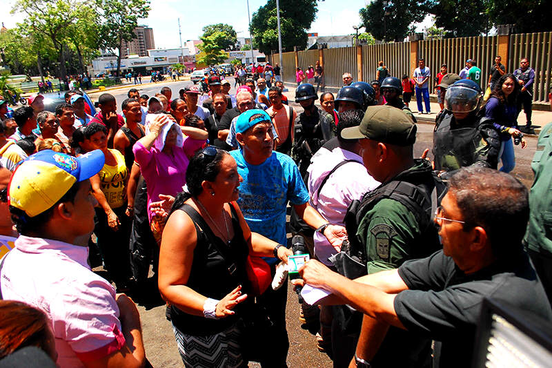 Denuncian agresiones y decomisos contra buhoneros en Caracas (Foto)