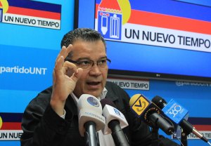 Enrique Márquez: El gobierno ha estafado al pueblo con las emergencias eléctricas