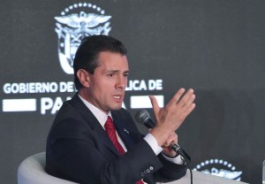 Peña Nieto inicia visita oficial a Francia con firma de acuerdos académicos
