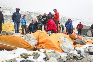 Desastre en el Everest: Así quedó el campamento base (Fotos)