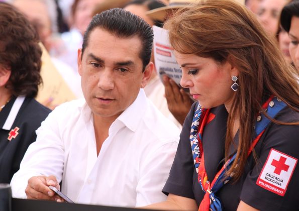 Foto: exalcalde de la ciudad de Iguala, José Luis Abarca, y su esposa,esposa María de los Angeles Pineda / EFE