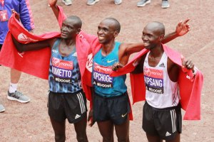 El keniano Kipchoge y la etíope Tufa se imponen en el maratón de Londres