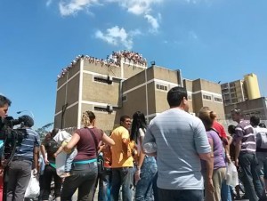 25 presos involucrados en motín serán trasladados a cárcel de Puente Ayala
