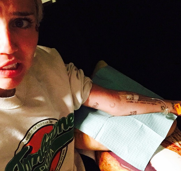 Miley Cyrus se inyecta vitaminas para aumentar su nivel de energía (Foto)