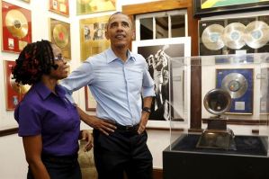 Obama en Jamaica visita el museo de Bob Marley “Tengo todos sus discos”