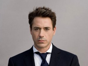 Robert Downey Jr. se molesta y abandona entrevista