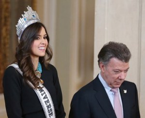 Santos pide a la Miss Universo que represente a Colombia
