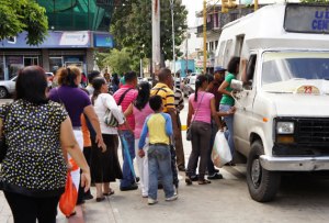 Estudiantes exigen a concejales de Vargas aprobar mancomunidad para la ruta Caracas-La Guaira