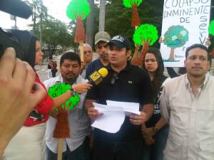 Denuncian ecocidio por ampliación de la Francisco Fajardo (fotos)