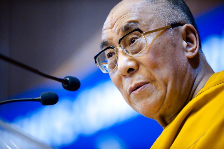 Dalai Lama se solidarizó con los familiares de las víctimas del terremoto en Nepal