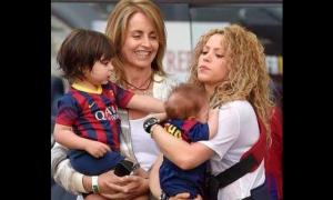 Shakira y sus dos bebés derritieron a todos en el Camp Nou (Fotos)