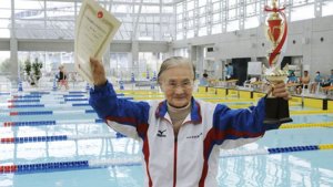 Japonesa de 100 años batió récord mundial de natación