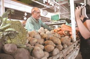 Aumentan precios de la papa, el tomate y el pimentón en Valencia