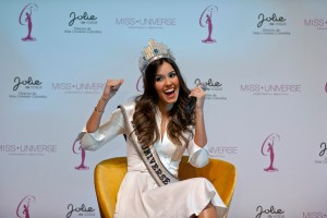 Miss Universo colombiana rechaza invitación de las Farc (Fotos + Video)