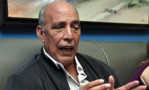 Exparlamentarios Nacionales y Regionales en la Defensa de la Asamblea Nacional rechazan la detención arbitraria de Roberto Enriquez