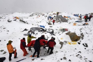 Terror en el Everets: Un alpinista murió y otro se encuentra desaparecido