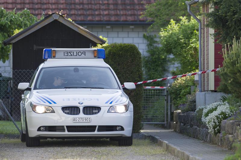 Varios muertos tras tiroteo en la localidad suiza de Würenlingen (Fotos)