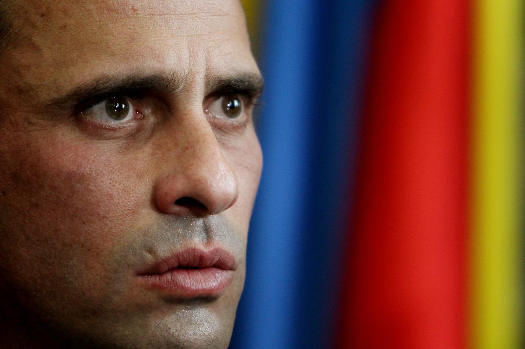 Capriles le da la bienvenida a Felipe González