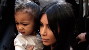 Kim Kardashian considera estúpido llamar South a su segundo hijo