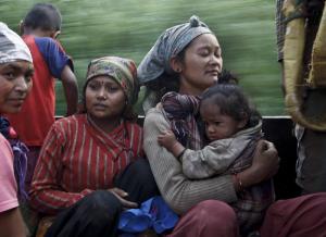Nepal prohíbe que menores de 16 viajen solos para evitar tráfico de niños