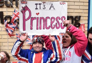 Monarquía británica da la bienvenida a la hija de Kate y Guillermo (Fotos)
