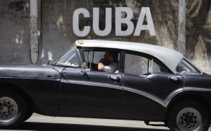 Más aerolíneas aprovechan el auge turístico que vive Cuba