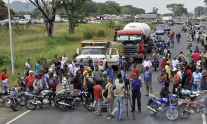 Mototaxistas de Sarare cerraron vía en repudio a la impunidad judicial (Fotos)