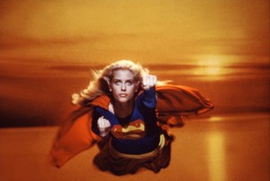 La película de Supergirl, que a nadie gustó, pero cuya protagonista estaba muy buena