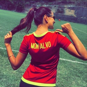 Yuvanna Montalvo muestra sus habilidades con el “bate y la pelota” (Fotos)