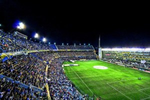 Clausuran estadio de Boca Juniors tras ataque a jugadores de River Plate