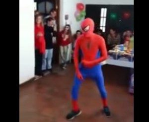 Video: ¿Spider-Man el héroe más ágil?… NOT