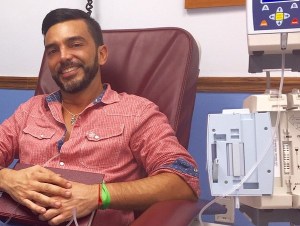 ¡Conmovedor! Juan Manuel Cortés comparte su primera quimioterapia (Video)