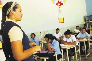 Educadores requieren incremento de 600 % para cubrir cesta básica