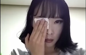 Así de dramático es el cambio de una mujer cuando se quita el maquillaje (Video)