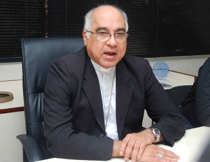 Obispo de Puerto Cabello pidió a responsables solventar la crisis de papel