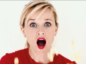 Reese Witherspoon interpretará a “Campanita” en una nueva adaptación de Disney