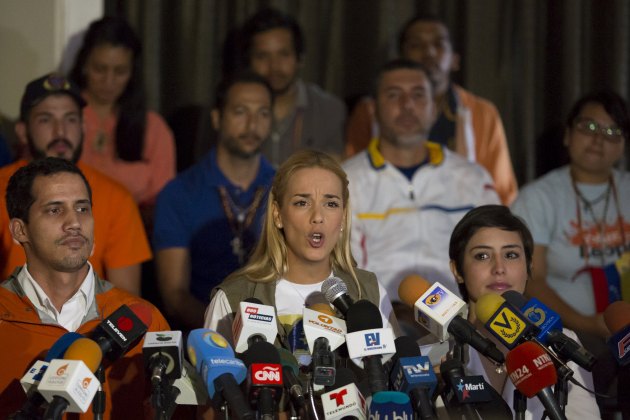 Lilian Tintori informó al país la decisión de su esposo Leopoldo Lòpez (Foto Reuters)