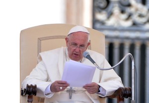 Papa Francisco tildó el desempleo juvenil como una “verdadera plaga social”