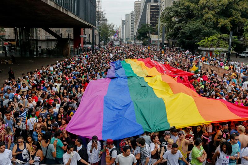 Día Internacional del Orgullo: Qué significan las siglas LGBTI+ y la bandera de colores