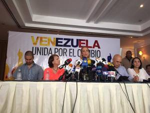 Alertan sobre “estado delicado” de Leopoldo y Ceballos por huelga de hambre