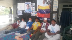 Tres estudiantes se suman a la huelga de hambre iniciada el pasado lunes en LUZ
