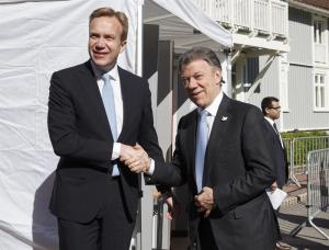Farc critican a Santos por versión incoherente sobre Colombia en visita a Oslo