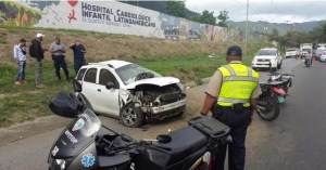 Un muerto y dos heridos tras desperfecto de neumático en El Tejero