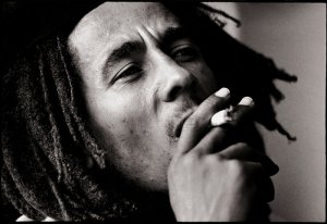 La noche que quisieron matar a Bob Marley: 86 disparos, una bala en el brazo y teorías conspirativas
