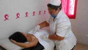 Octubre rosa: Realización de mamografía no debe interrumpirse