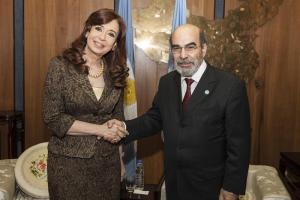 Cristina Fernández afirma que las políticas públicas erradicaron el hambre en Argentina