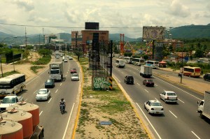 Esta semana continúa restricción vehicular en la vía Guarenas-Guatire por obras del Metro