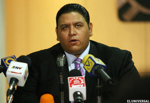 Rector Rondón exige al CNE convocar elección del Parlatino para el #6D